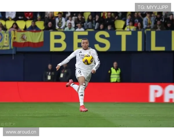 姆巴佩 vs 亨利:速度型前锋的进攻效率与战术角色对比 姆巴佩 vs 亨利:速度型前锋的进攻效率与战术角色对比