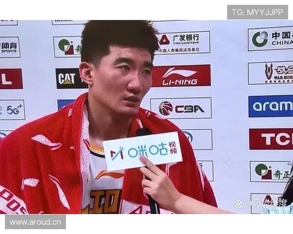 孙铭徽今天又不是打球，是在炫耀钱包厚度吧？