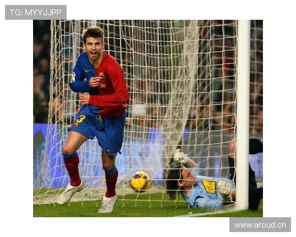 杰拉德·皮克拎个塑料袋回家，袋子牌子可能比我全身都贵